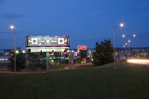 “wanted” – Billboard, Print – 1463 × 426 cm – 2011 – Ozo gatve / Geležinio Vilko gatve, 21.05.–26.06.2011, Vilnius